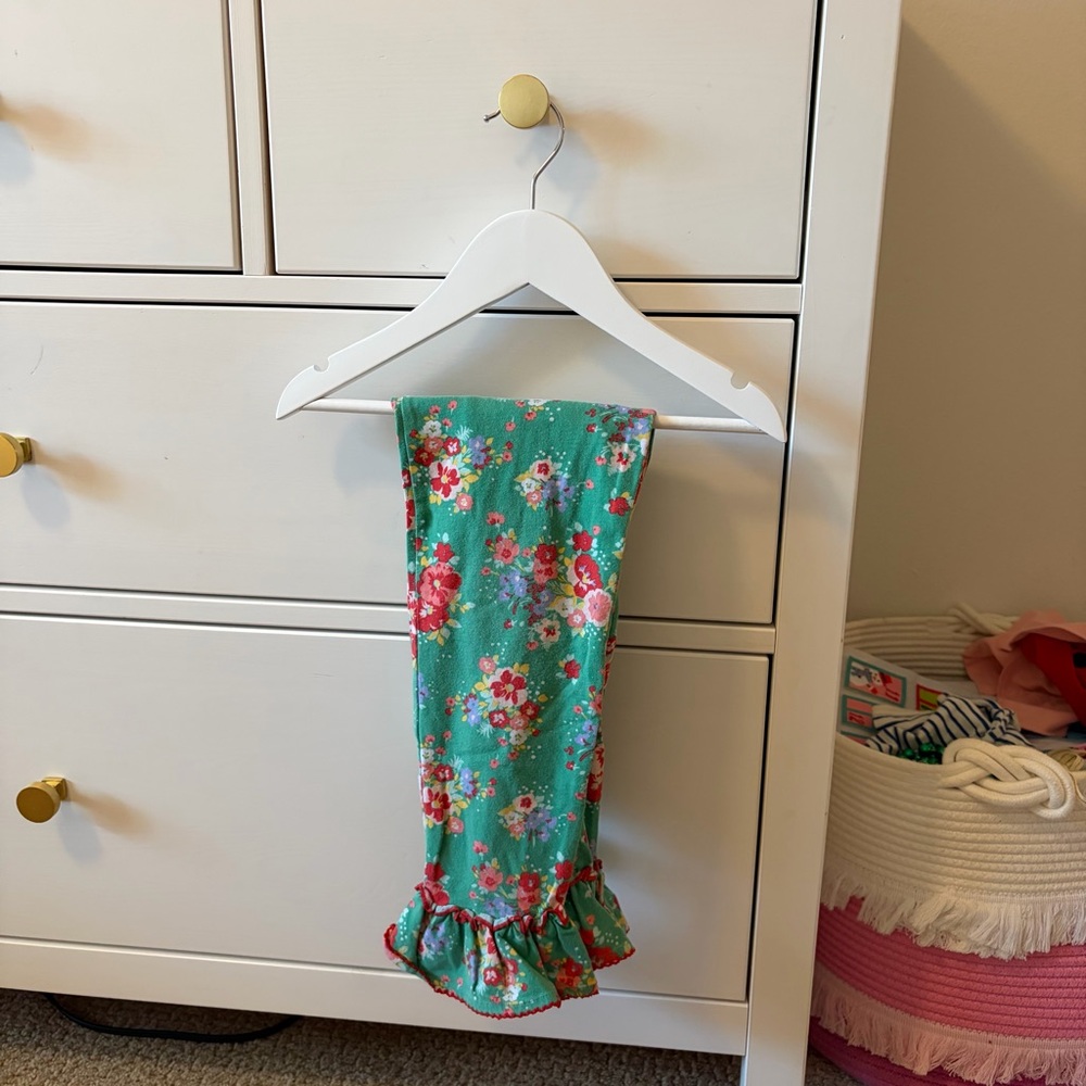 Serendipity Shrimp & Grits Green Floral Ruffle Bottom Pants Size 5/6